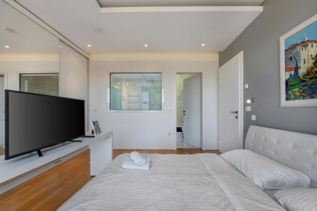 Contemporary Apartment With Rooftop Terrace In Maribor Bagian luar foto